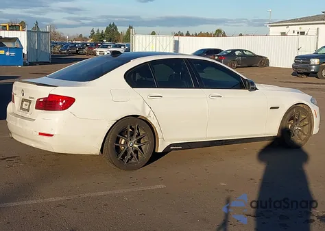 2015 BMW 528I xDrive z USA, uszkodzony, nr VIN WBA5A7C50FD622891